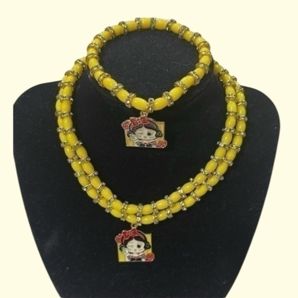 Disney Snow White Necklace/Bracelet Set